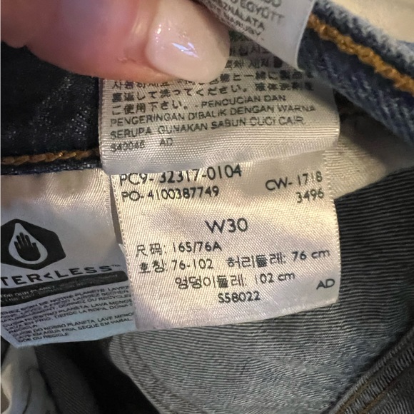 Levi’s 501 High-Waist Shorts - Picture 3 of 3